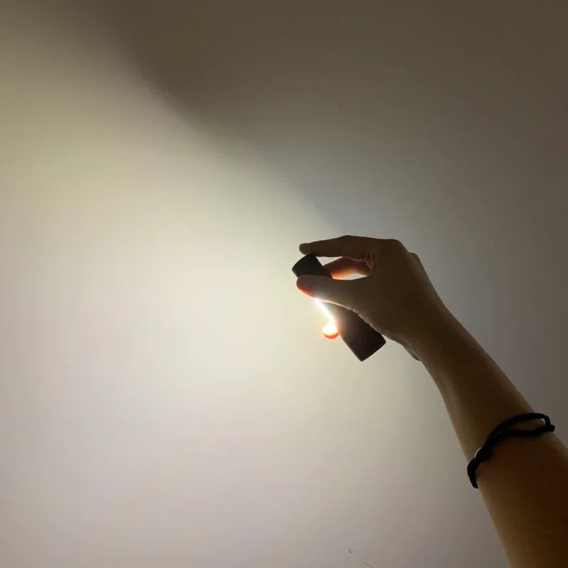 Lanterna de Led Mini - Bom Alcance -
